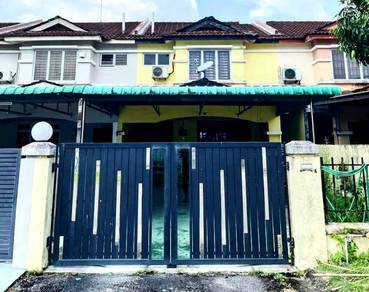 umah Teres Dua Tingkat Untuk Dijual di Taman Sri Saujana,Kota Tinggi