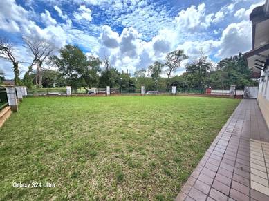 CORNER LOT 5532sqft Taman Molek Single Storey 