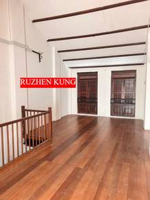 2 Storey Adjoining Heritage Hutton Georgetown Tourist area For Rent