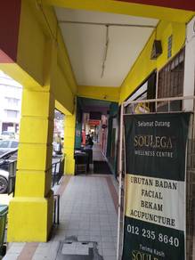 3 story endlot shop office in jln seri putra 1/4 seri putra for sale