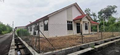 RUMAH CORNERLOT MASIH BARU UNTUK DIJUAL DI TANJUNG LUMPUR Kuantan