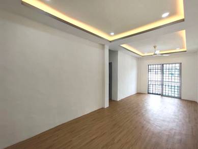 3 bedrooms Flat @ Lima Kedai ~Renovated, High Floor, near Mutiara Rini