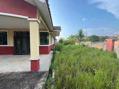 * CORNER  Single Storey SEMI-D * Taman Saujana * For Sale *