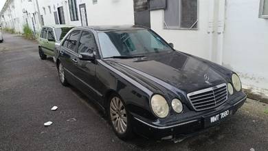 Mercedes Benz E240 AVANTGARDE (CKD) 2.6 (A)