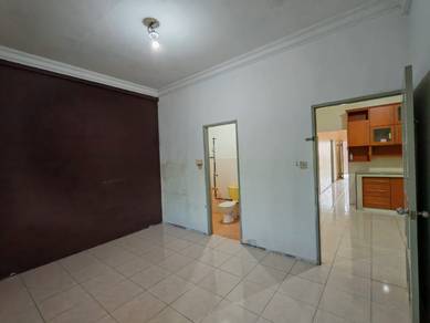 Perpetuity, Big Land Size, Single Storey Corner House - 12th Mile!