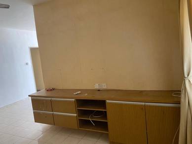 Penampang Apartment | Country Height | Rent
