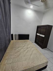 Single Storey House 4Bedrooms Partially Furnish @ Bukit Indah