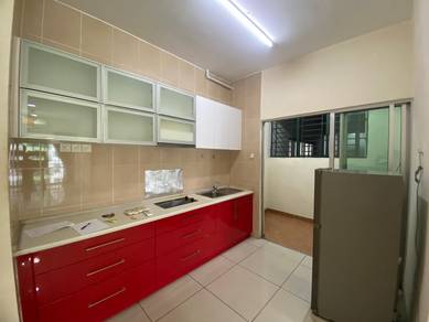 Oug parklane Partly furnish For Rent