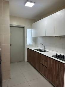 Season Luxury Apartment 2Bedrooms Partial Furnish @ Larkin / Jb Town