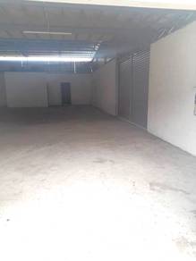 Batu 14 Puchong 1.5 sty warehouse store, LDP Bukit Puchong Petronas