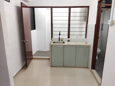 Krystal Heights Greenlane 550sf 2-Bedrooms Partly Renovated 1-Carpark