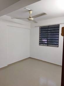 Krystal Heights Greenlane 550sf 2-Bedrooms Partly Renovated 1-Carpark