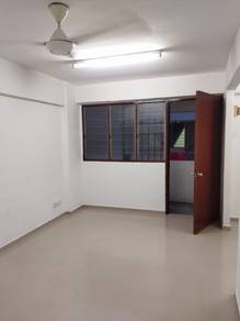 Krystal Heights Greenlane 550sf 2-Bedrooms Partly Renovated 1-Carpark