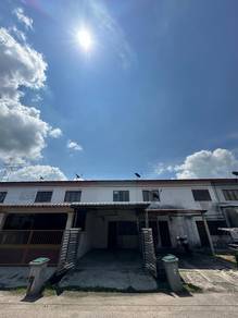 simpang renggam tmn Suria low cost