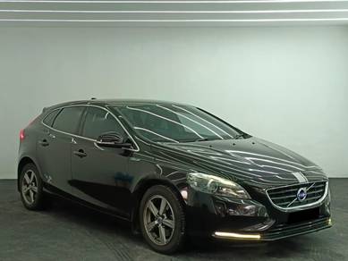 Volvo V40 1.6 T4 (A)  CAR KING - CONDITION PE