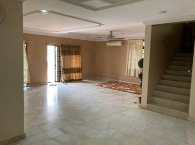 2sty house in Usj 20 usj20 Subang Jaya 24x75  Gated and guarded