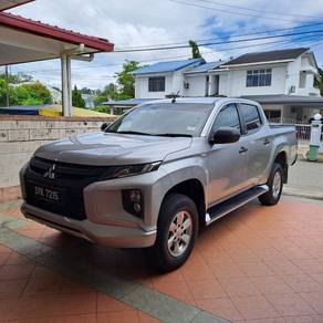 Mitsubishi TRITON 2.4 VGT (A)serupa baru