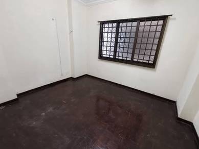 Blk A Level 14 Spacious unit for Rent @ Seri Mutiara Apartment