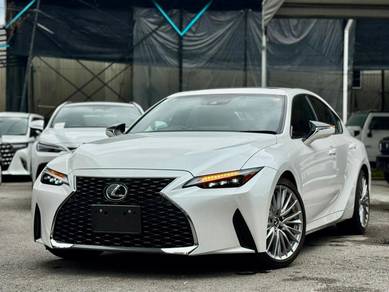 Lexus IS300 2.0 VERSION L / 5 Years WARRANTY