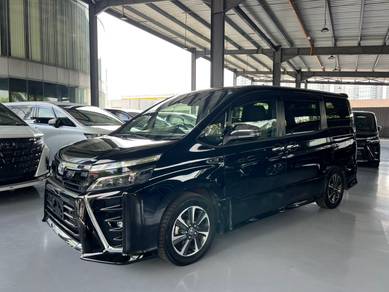 Toyota VOXY ZS KIRAMEKI 7 SEAT w ROF MONITOR