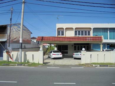 A 2-semi-detached house fronting Jalan Tanjung Bendahara (For Sale)