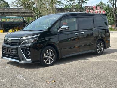 Toyota VOXY ZS KIRAMEKI 7 SEAT w ROOF MONITOR