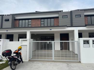 Kulai Indahpura @ Rimbun Double Storey House For Rent