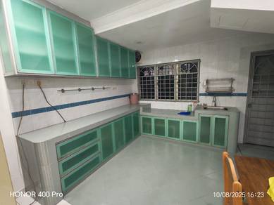 Walk To MRT Facing Open 2 Storey Equine Pinggiran Putra Seri Kembangan