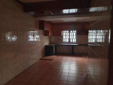 Saleng Jalan Jambu Double Storey Corner House For Rent @ Kulai