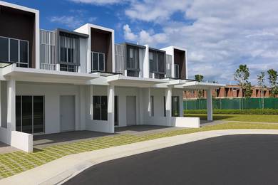 Double Storey Casa View Terrace at Cybersouth, Dengkil