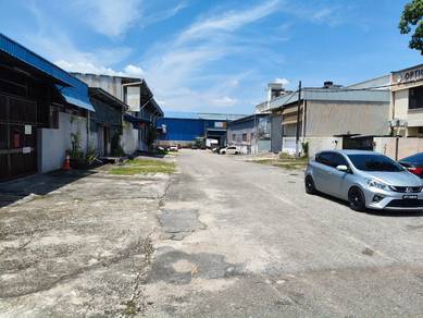 Taman Johor Jaya 1.5 Storey Terrace Factory