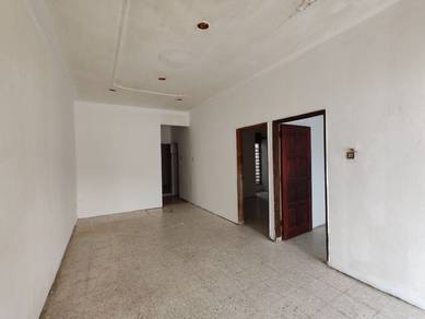Johor jaya , Jalan keembong , single storey house for Sale