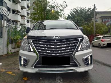 Hyundai GRAND STAREX 2.5 ROYALE FACELIFT (A)