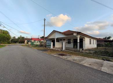 Rumah Berkembar di Kg Sura Tengah, Dungun