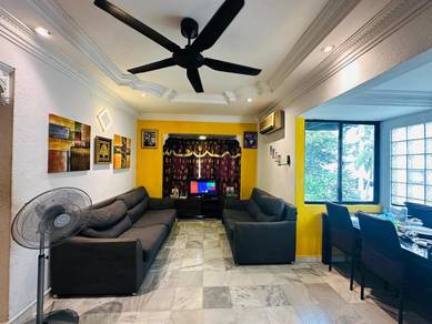 Villa Condo At Relau Renovated 1 Car Park Freehold ( Full Loan )