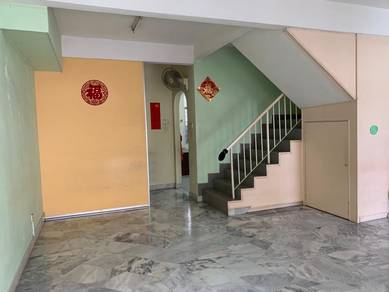 Taman Universiti Indah, Seri Kembangan (2 Storey 18x55sf FREEHOLD)