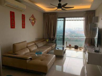 Park villa for sale partly furnished renovated at Puchong Jaya