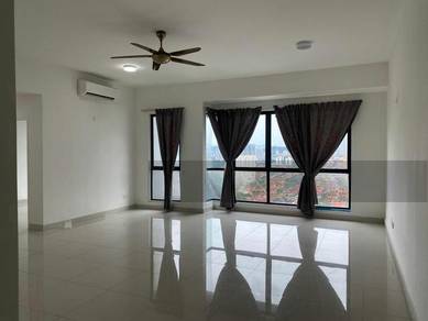 8 kinrara puchong for sale partly furnished beside Gaint kinrara