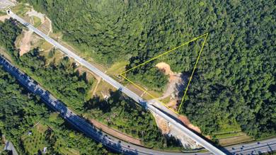 Land at KM 57.7 along the Kuala Lumpur – Karak Highway