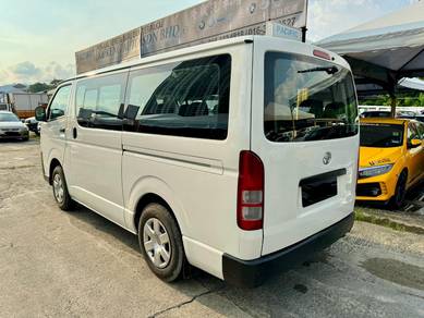 Toyota HIACE 2.5 WINDOW VAN FULL LOAN 15 SEAT