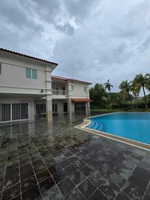 Bungalow villa with private pool, big land size 7k built up,well maint