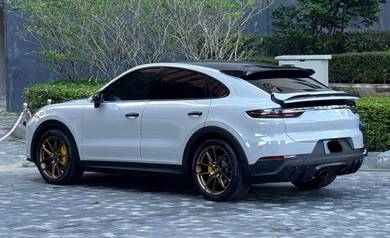 Porsche CAYENNE 3.0 COUPE BASE ( WORTH UNIT )