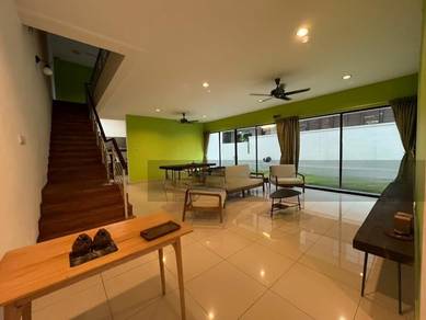 Purple Field @ Adda Height Cluster House / Partially Furnished