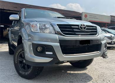 Toyota HILUX 2.5 G TRD SPORTIVO (A) Ori Paint