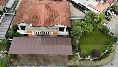 Indah height skudai 3 storey cluster corner,renovated and well maintai