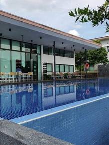 30 second to pool club house,tastefully renovated,fully furnised