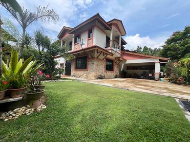 Nusa Idaman (Facing Small Hill Green View)