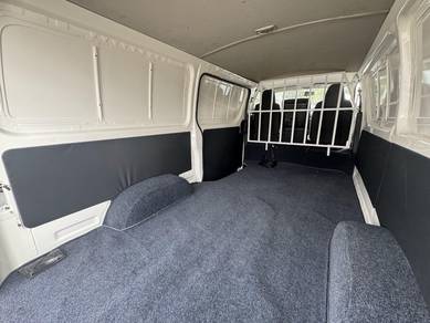 Toyota HIACE 2.5 PANEL VAN (M) - LOAN TINGGI