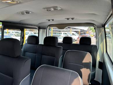 Toyota HIACE 2.5 WINDOW VAN FULL LOAN 15 SEAT