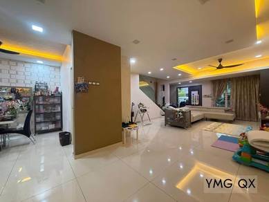 Botanic Akasia Double Storey Renovated Move in Condition Best Buy